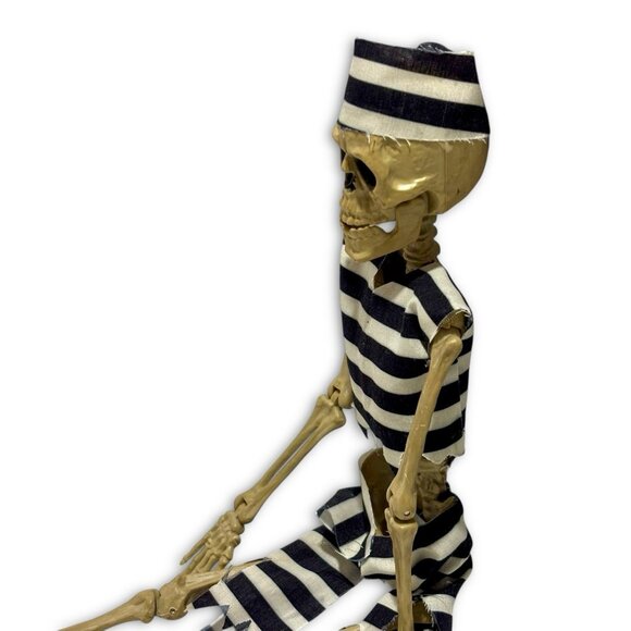 Halloween 16" Hanging Prisoner Skeleton Figure Decoration. Halloween Decor. NEW! - Picture 4 of 8